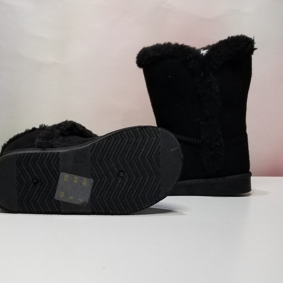 Toddler Tulip Hem Fuzzy Cozy boots Girls Size 7 toddler NEW - Picture 7 of 8